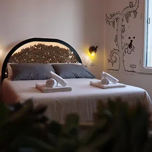 Liotru Maisonne, With En-suite Bathroom And Shared Bathroom Nocleg ze śniadaniem